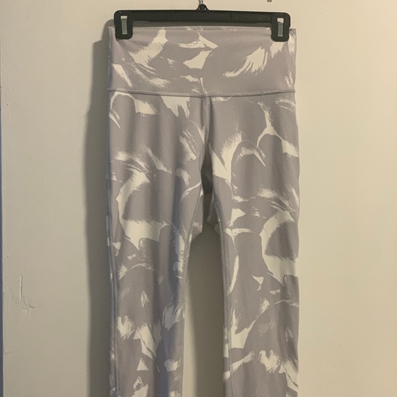 Lululemon Wunder Under Luxtreme Crop 25 Inch Pants - Picture 2 of 7